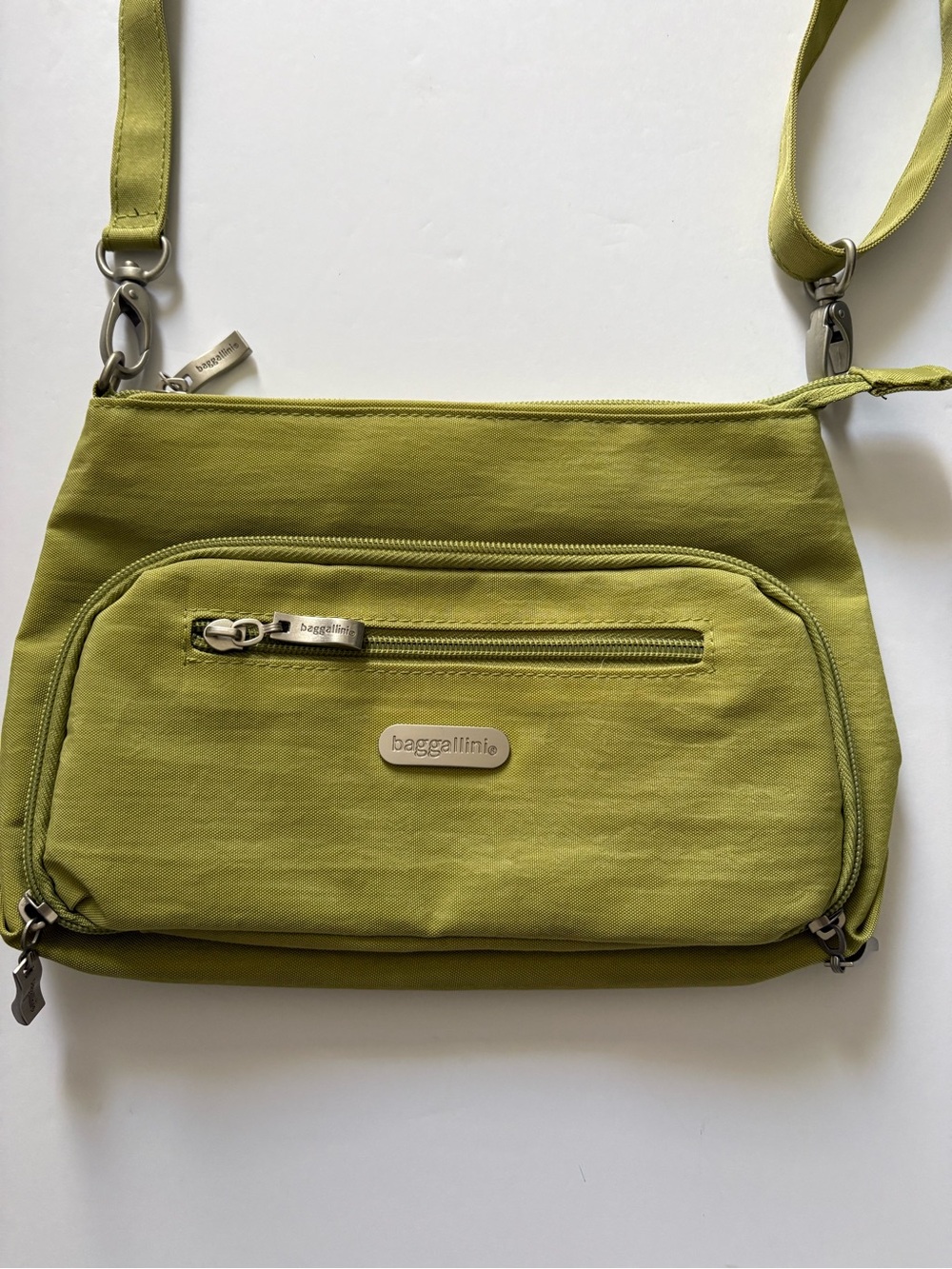 Baggallini Women Crossbody Bag Multi Pocket Organizers Travel Purse Green